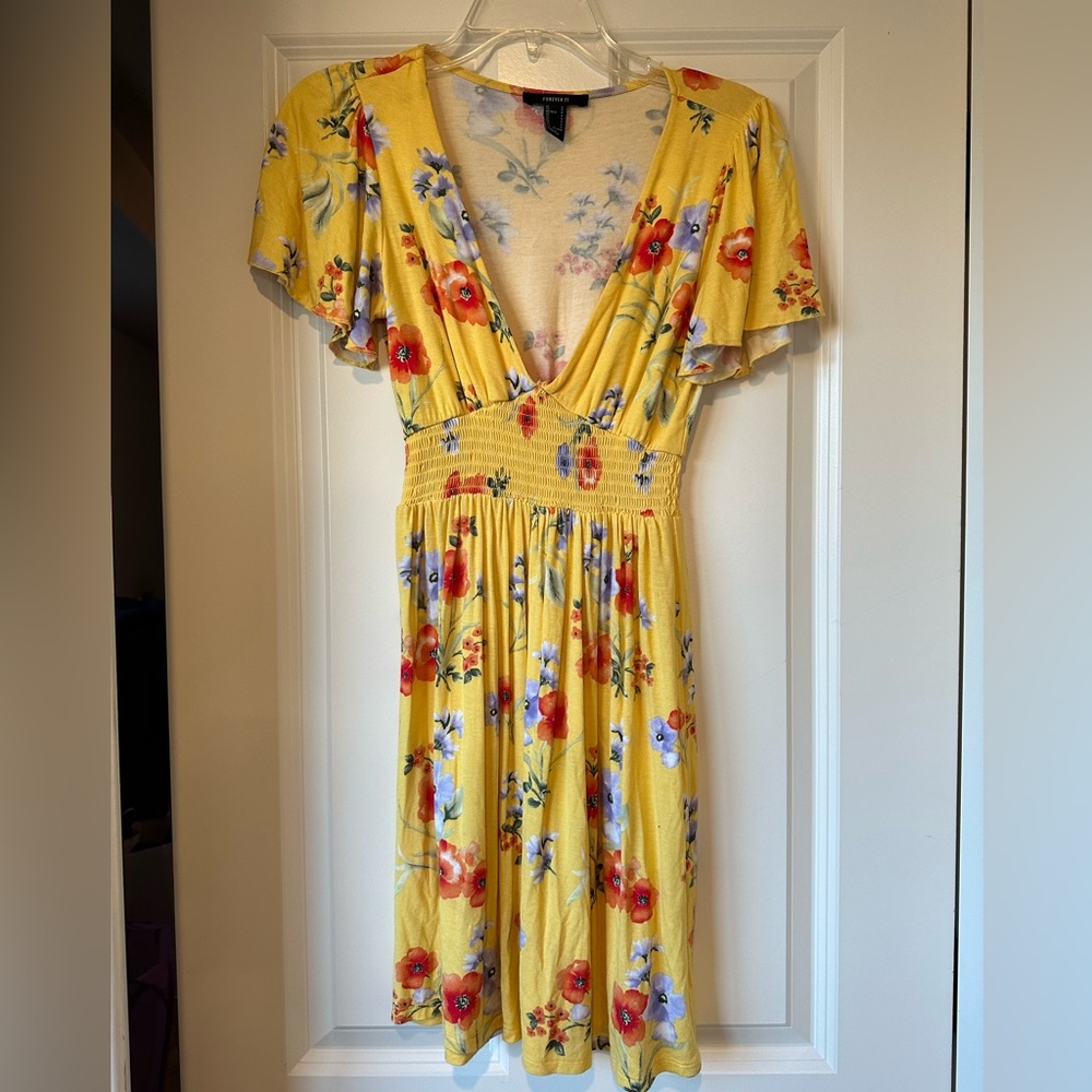 Forever 21 Yellow and Floral Flutter Sleeve Dress Size Small